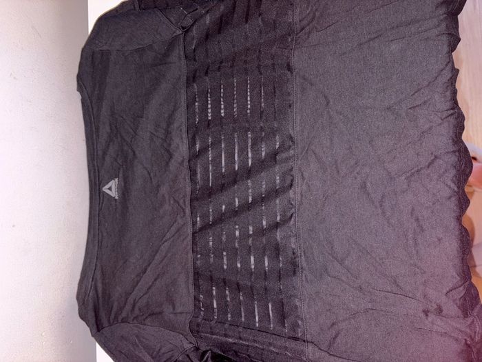 Reebok top
