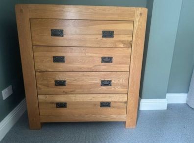 Solid Oak Chest of drawers