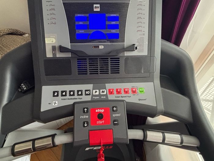 BH f2w dual treadmill - folding - in close to new condition