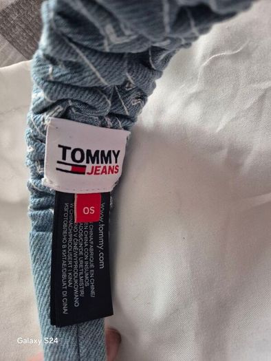 Tommy Hilfiger