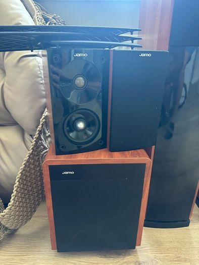 speakers jamo