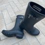 dark blue hunter wellington boots Image 5