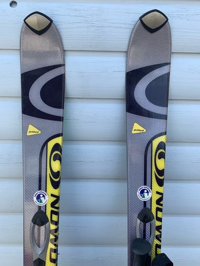 Must sell!! Salomon Skis, Alpine, and Poles - 170cm