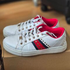 ladies trainers