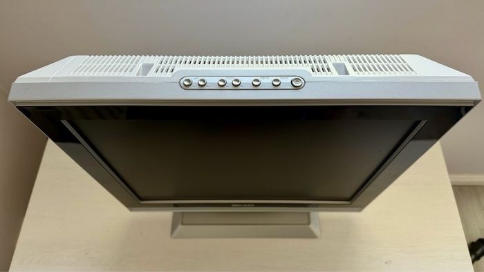 Walker 19 inch LCD TV
