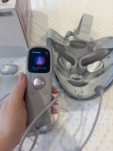 Shark Cryo Glow Face Mask