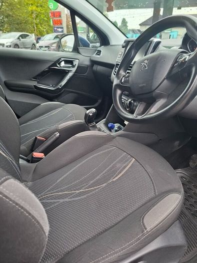 Peugeot 208 2014