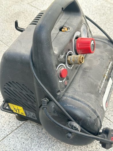 Air compressor