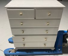 chest of drawers