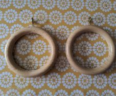 Curtain rings