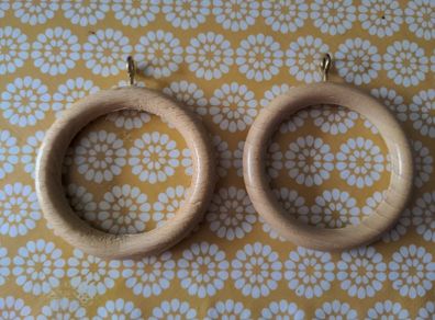 Curtain rings