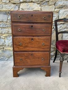 Georgian Mahogany Chest of Drawers.