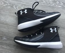 Basketball shoes
