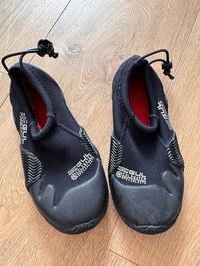 kids wet suit and slippers