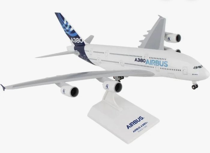 NEW BOXED LARGE Airbus A380 Scale Model Aircraft