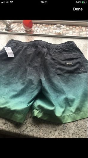 Mens BNWT Billabong shorts size S