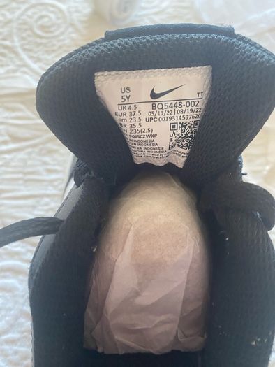 black nike runners size UK 4.5