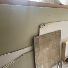 Plasterboards and insulation