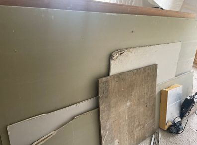 Plasterboards and insulation