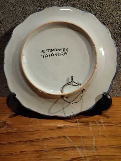 plates and wall hanging plates