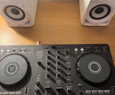 ddj flx4 with pioneer speakers