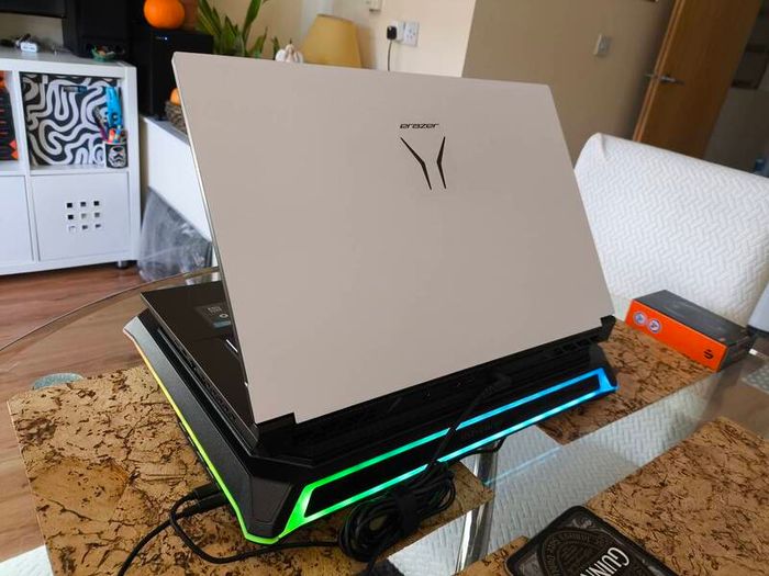 Gaming Laptop Clevo Erazer i5 12450H 8/12 RTX4050 6GB 75W 16GB DDR4 3200Mhz 512GB Nvme Pcie 4.0 17.3" FHD 144hz Ips 300nits Win11 RGB Cooler Mouse