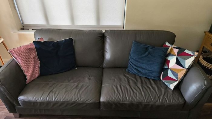2 Sofas
