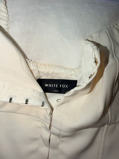 New White Fox Women's Corset Style Top in Cream - size XS