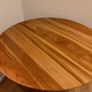 round solid table Image 4