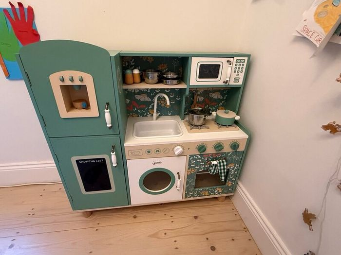Play kitchen