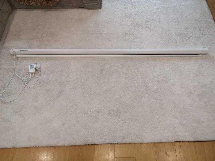 100" Fromm & Starck Motorised Electric Projector Screen 4:3