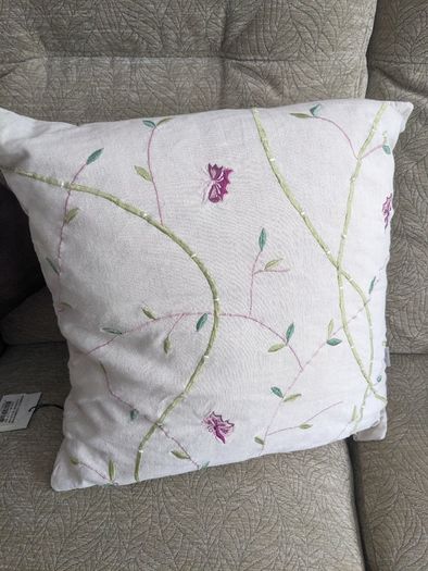 3 Linen AU MAISON Cushions.