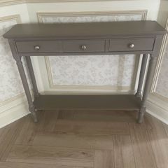 console table