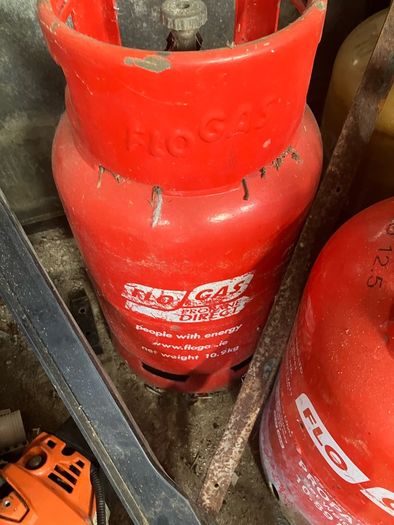 2 full bottles of propane