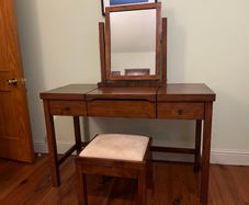 Dressing table or desk
