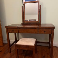 Dressing table or desk