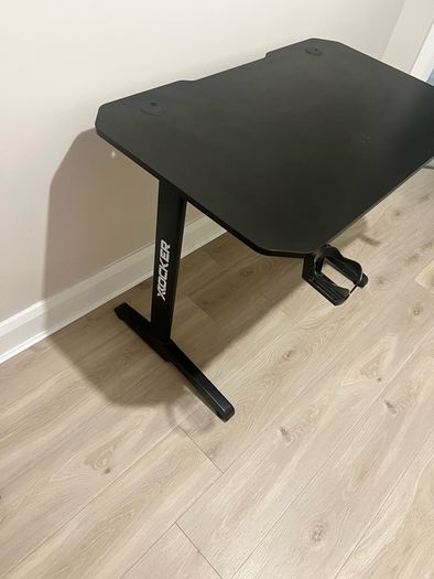 gaming  desk