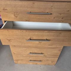 Chest of drawers