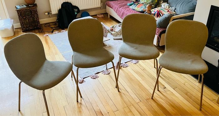 FREE: set of 4 chairs