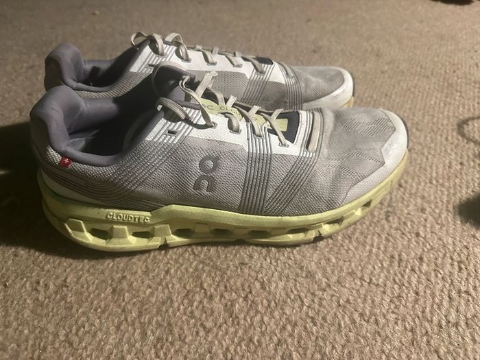 On clouds size 11.5