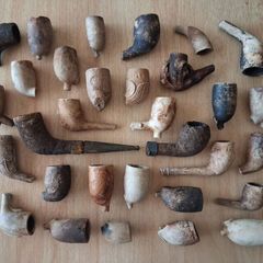 Lot of vintage clay pipe bowls
