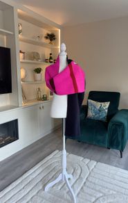 Brand-new Ladies Neon Pink & Navy Lambswool Scarf