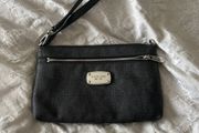 micharl kors black bag - wrist