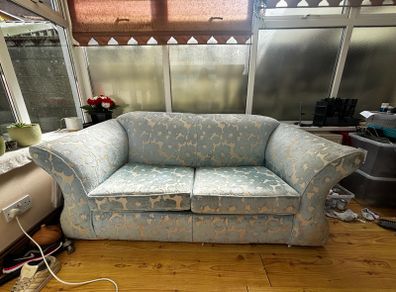 Pull out sofa bed