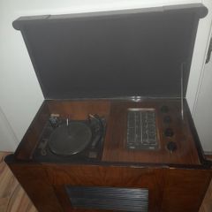 Antique Garrard Walnut Radiogram Model RC 80 Automatic Record Changer