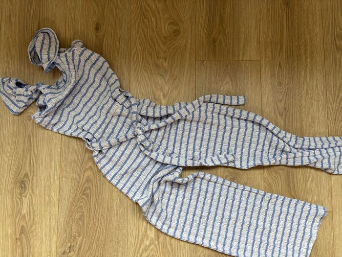 Large bundle of girls clothes 8-9yrs
