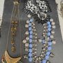 72 piece jewellery lot with box Image 8