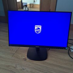 Phillips 243V7Q monitor