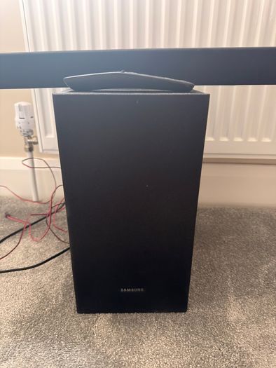 Samsung Soundbar with sub woofer and remote control good condition