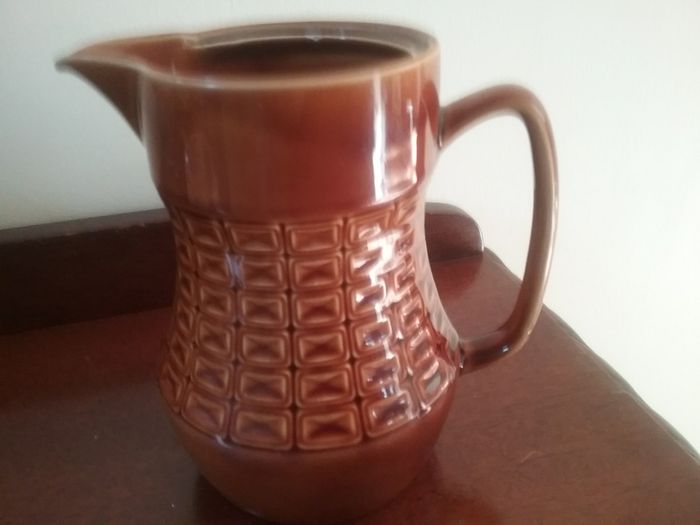 Pottery water jug